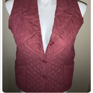 Cabelas Women’s, Burgundy, Quilted,Button Up, Vest, Size Medium